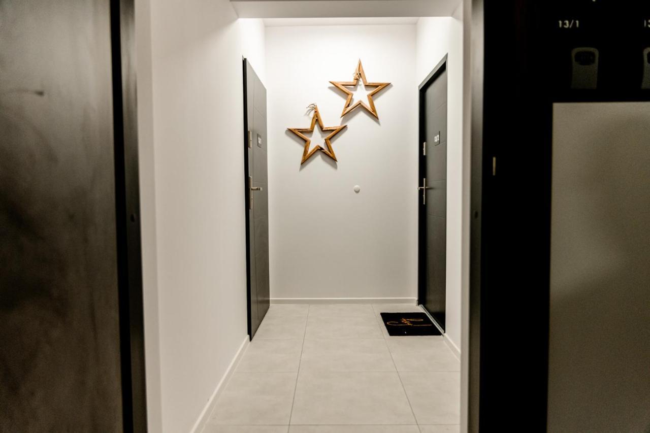 Hop & Lulu Premium Apartments โกเลนูฟ ภายนอก รูปภาพ