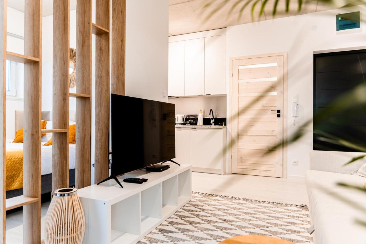 Hop & Lulu Premium Apartments โกเลนูฟ ภายนอก รูปภาพ